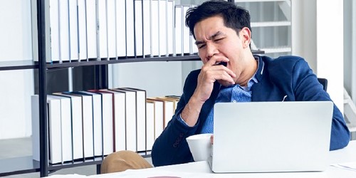 睡眠不足症狀與長期危害有哪些？千萬別忽略睡眠呼吸中止症的警訊(1)